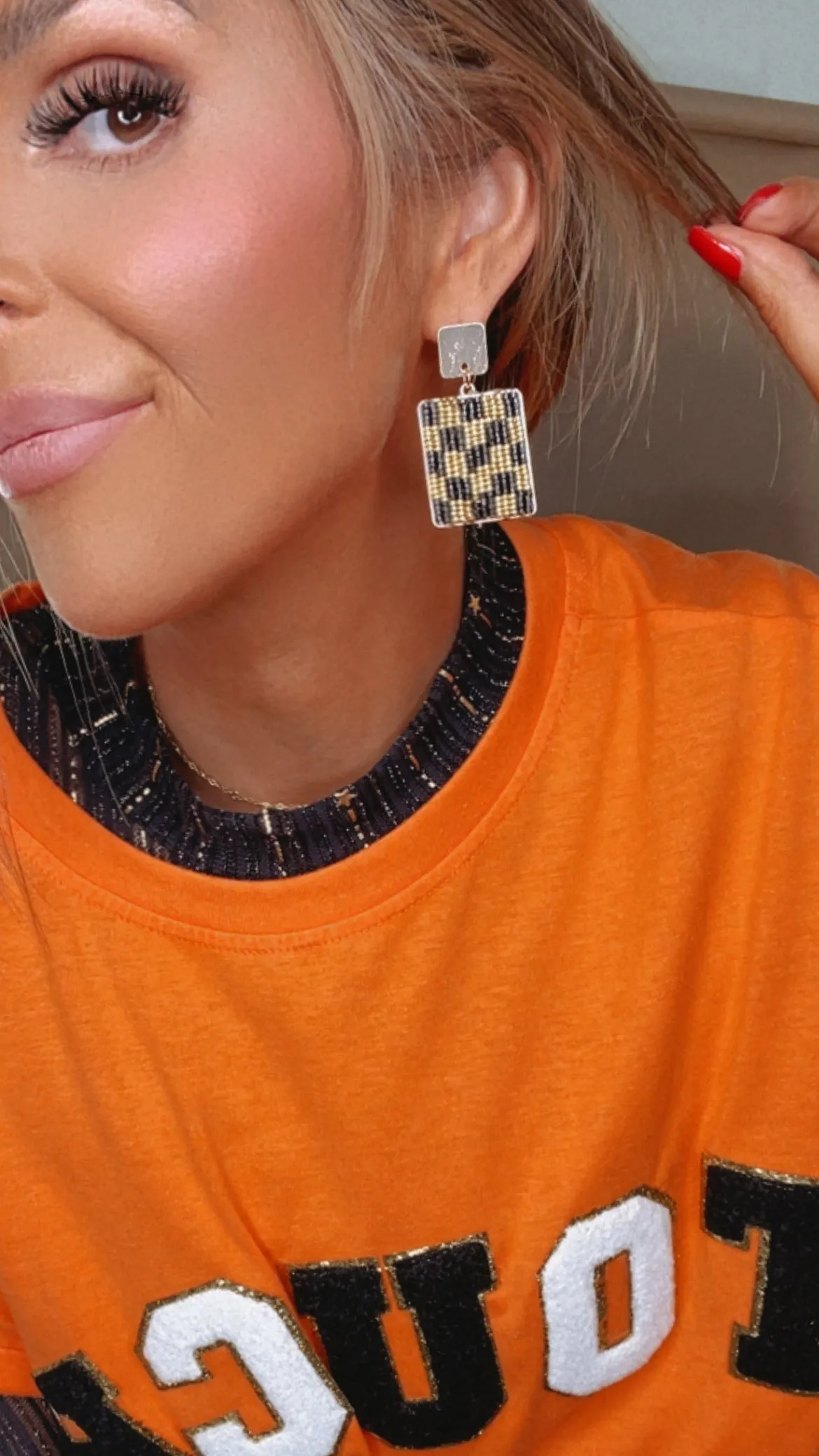 Checkered Seedbead Rectangle Earring, Black/Gold