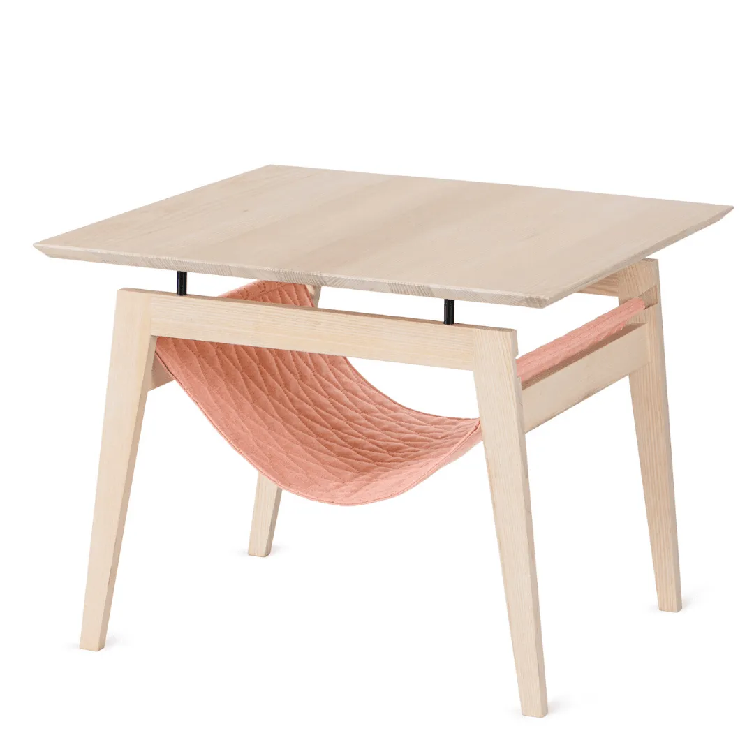 KIKKO Pet Table By Labbvenn