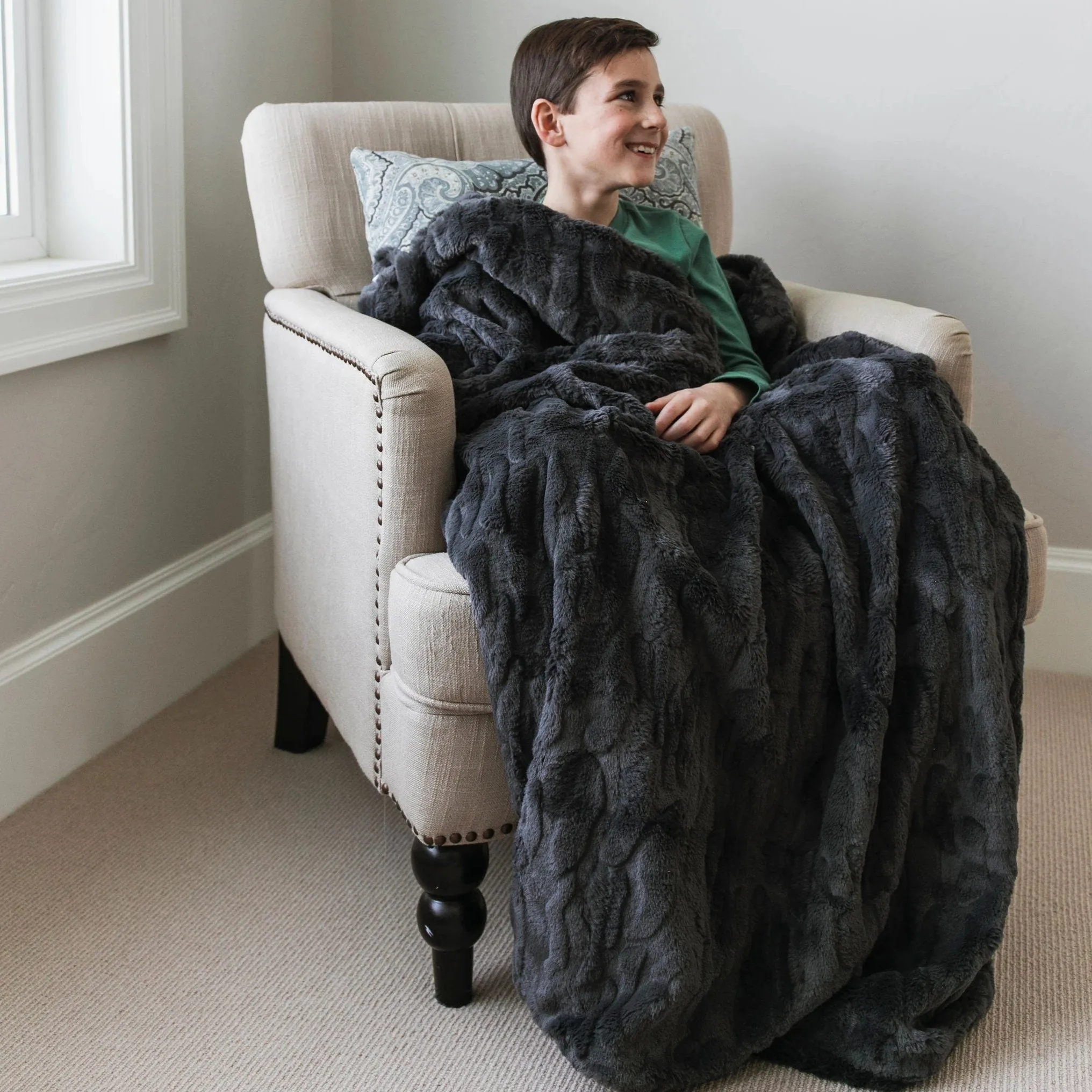 PATTERNED FAUX FUR THROW WEIGHTED BLANKETS
