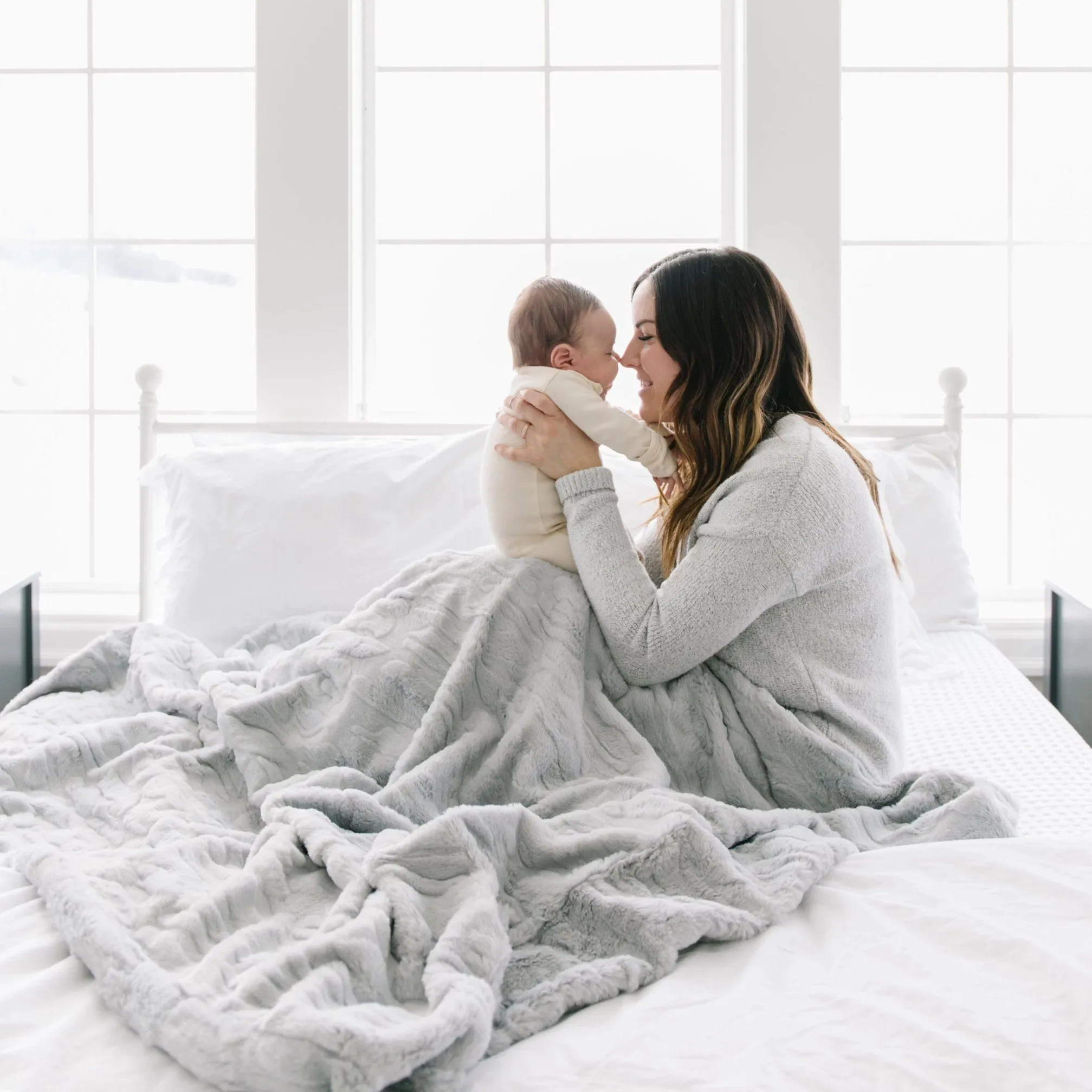 PATTERNED FAUX FUR THROW WEIGHTED BLANKETS