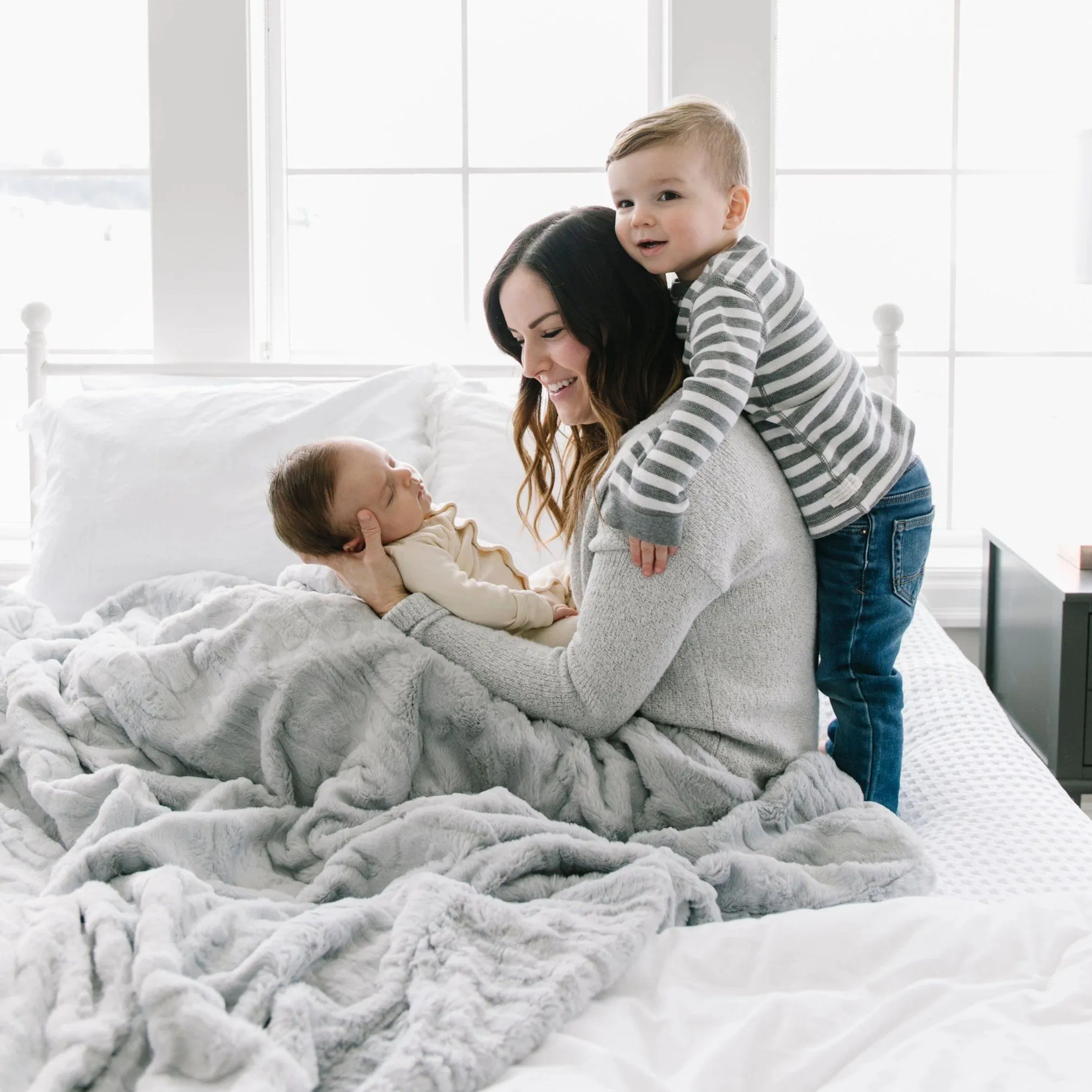 PATTERNED FAUX FUR THROW WEIGHTED BLANKETS