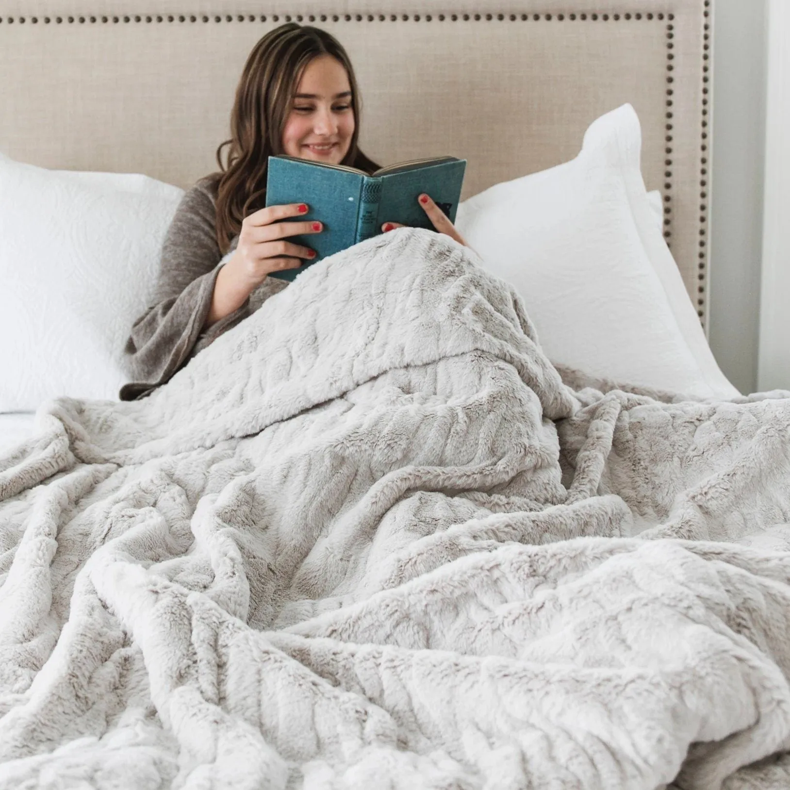 PATTERNED FAUX FUR THROW WEIGHTED BLANKETS