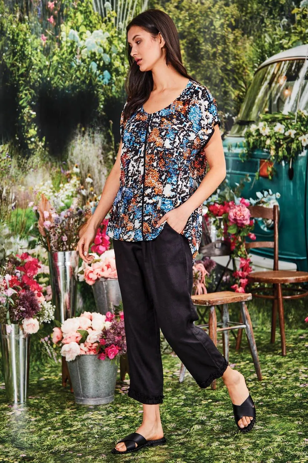 Ruffle Capri- Black